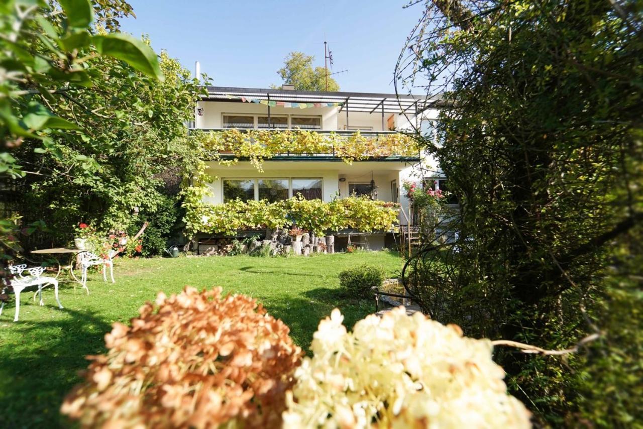 Ferienwohnung Im Haus Lotus Mit Grossem Balkon Und Garten Bad Urach Exterior foto