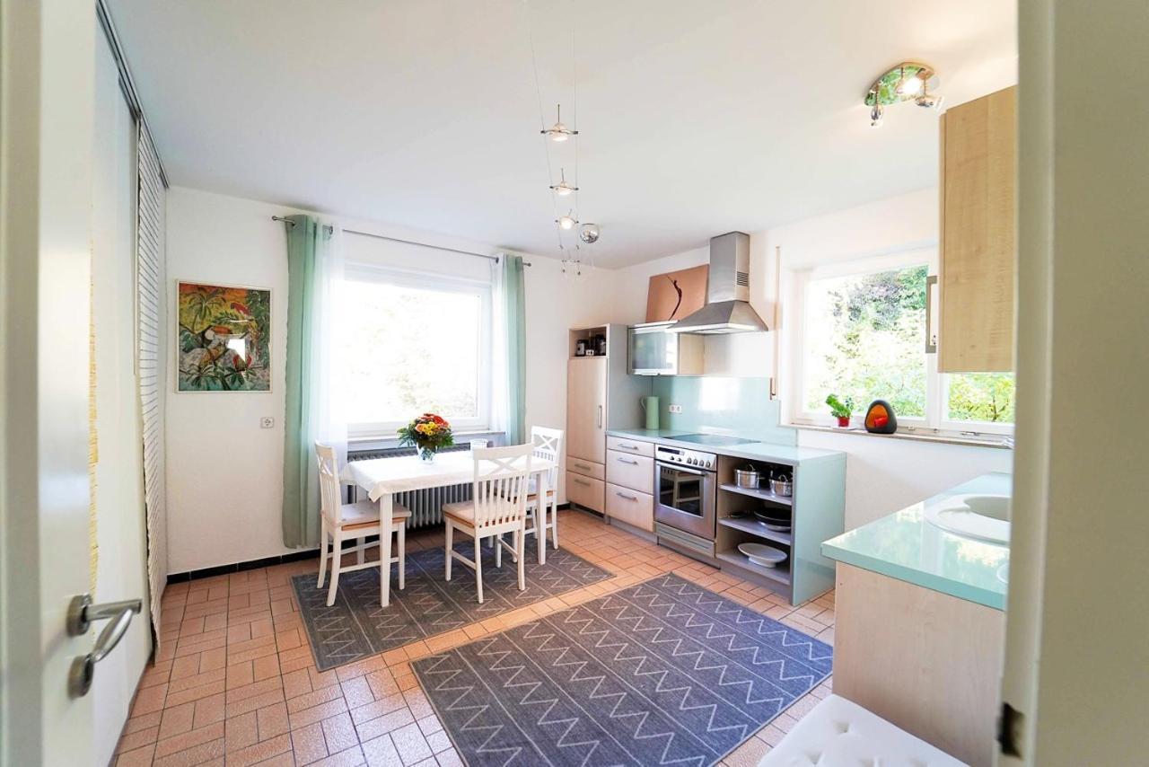 Ferienwohnung Im Haus Lotus Mit Grossem Balkon Und Garten Bad Urach Exterior foto