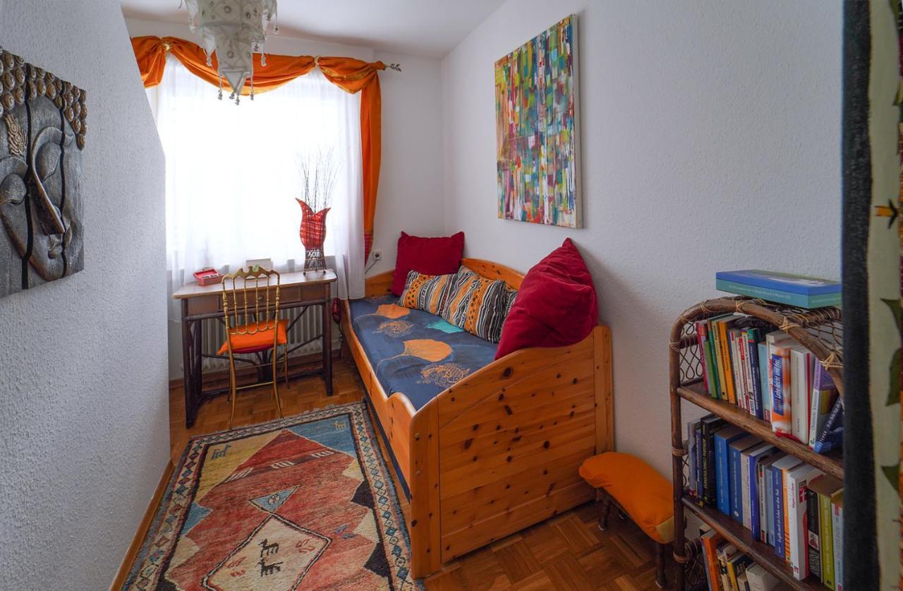 Ferienwohnung Im Haus Lotus Mit Grossem Balkon Und Garten Bad Urach Exterior foto